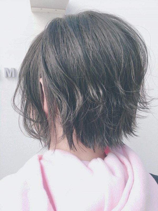 LEMO　くすみネビージュ　小顔ショート　前下がり