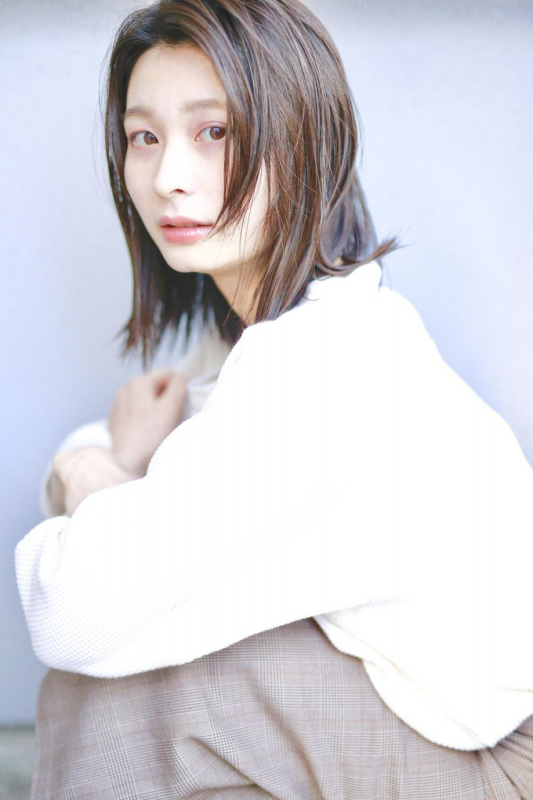 ミディアムレイヤーベージュ　ブランジュ　ダブルバング