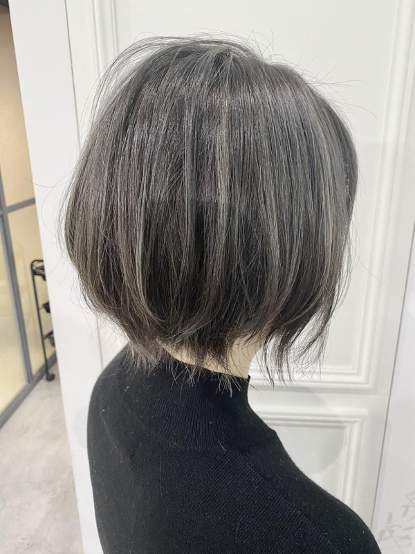 エアリーショート　ことりベージュ　ハイライト　グレージュボブ