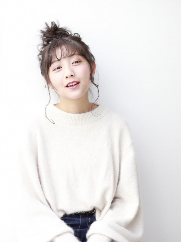 ヘアアレンジ　ゆるふわ　おくれ毛