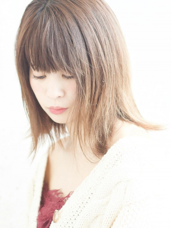 外ハネ　伸ばしかけミディ　大人可愛い