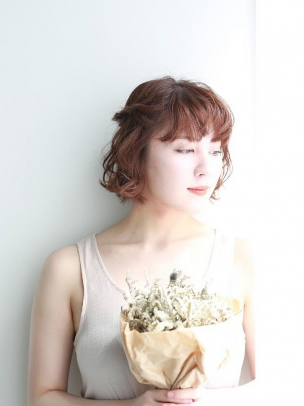 ボブ　ヘアアレンジ　ハーフアップ