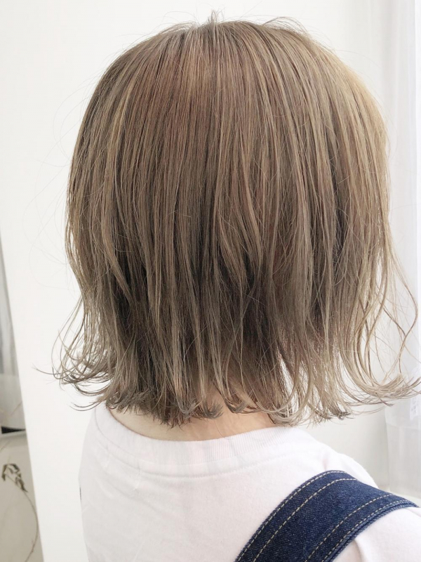 シースルーボブ　シンプルかわいい切りっぱなし