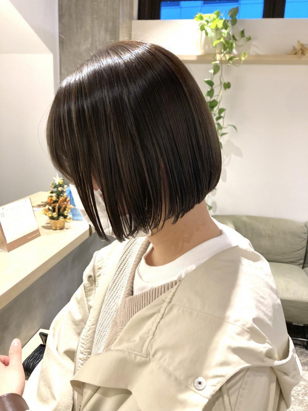 ぱつっとボブ　×   とろみベージュな暗髪